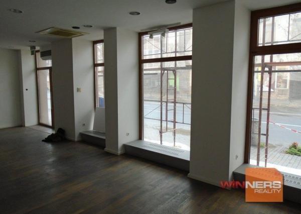 Priestranný obchodný  priestor v centre mesta Lučenec