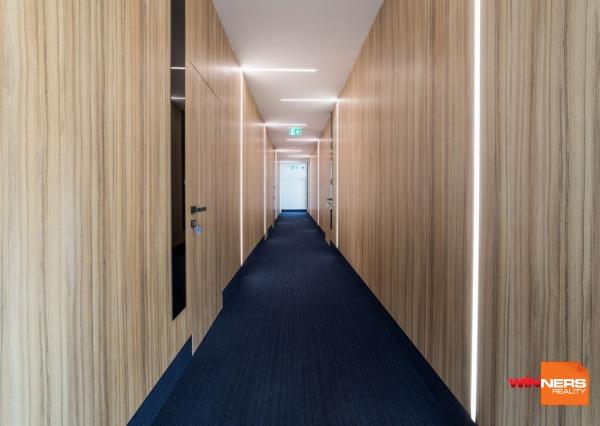 Reprezentatívny kancelársky/obchodný priestor v novostavbe v blízkosti centra mesta, 100 m2, parking, Dunajská, Košice