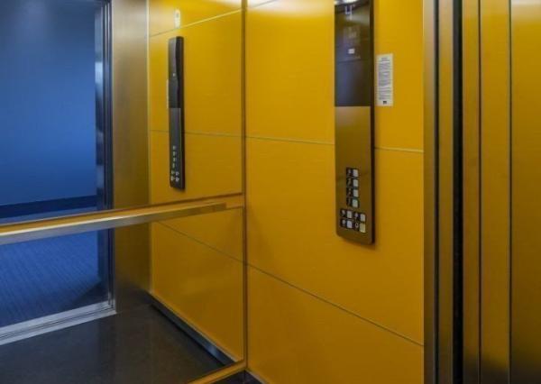 Reprezentatívny kancelársky/obchodný priestor v novostavbe v blízkosti centra mesta, 100 m2, parking, Dunajská, Košice