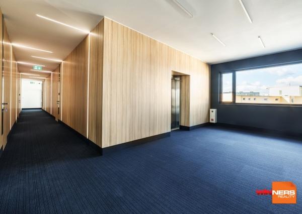 Reprezentatívny kancelársky/obchodný priestor v novostavbe v blízkosti centra mesta, 122,5 m2, parking, Dunajská, Košice