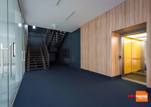 Reprezentatívny kancelársky/obchodný priestor v novostavbe v blízkosti centra mesta, 122,5 m2, parking, Dunajská, Košice