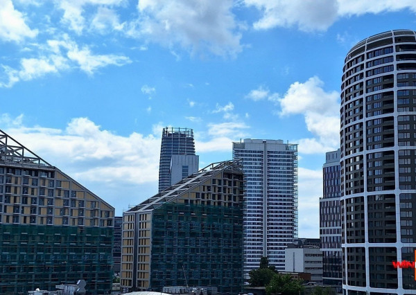 SUPER PONUKA 1-izbové byty s balkónom, garážové státie, pivničná kobka Bratislavský downtown