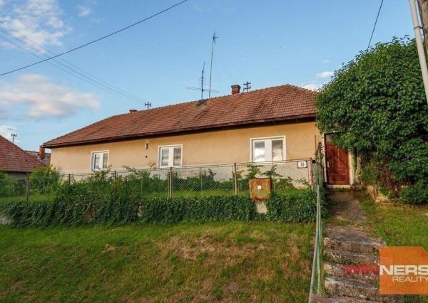 EXKLUZÍVNE na predaj rodinný dom s rozsiahlym pozemkom v obci Čermany, okres Topoľčany