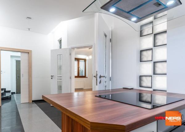 Exkluzívne na predaj veľký 3-izbový byt v Starom meste - ul. Kmeťová - Košice