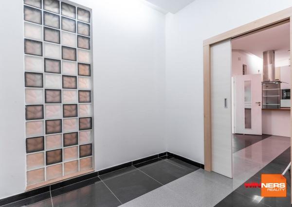 Exkluzívne na predaj veľký 3-izbový byt v Starom meste - ul. Kmeťová - Košice