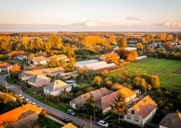 Na predaj rodinný dom v pôvodnom stave s veľkým pozemkom v obci Karcsa v Maďarsku