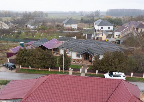 Na predaj priestranný rodinný dom v obci Karcsa - Maďarsko