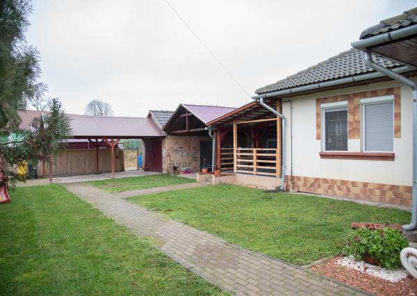 Na predaj priestranný rodinný dom v obci Karcsa - Maďarsko