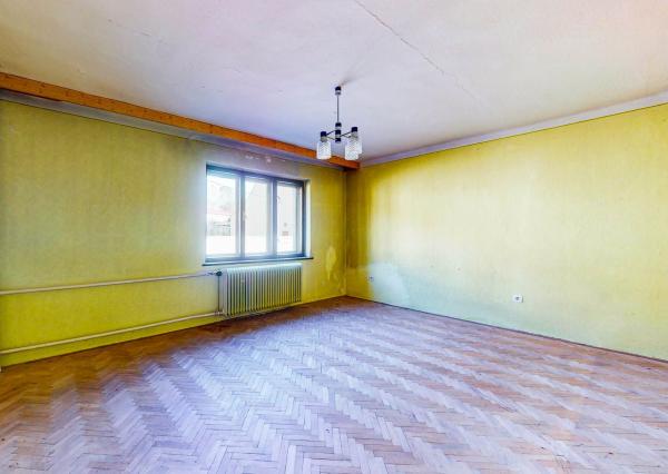 Poschodový rodinný dom neďaleko centra mesta