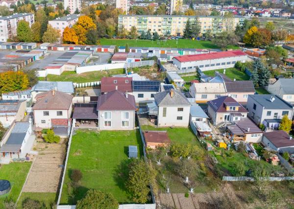 Poschodový rodinný dom neďaleko centra mesta