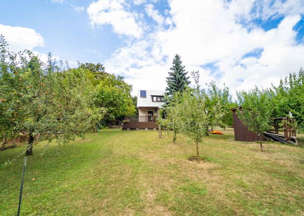 REZERVOVANE - Na predaj murovaná chata v tichom prostredí záhradkárskej oblasti Sečovce