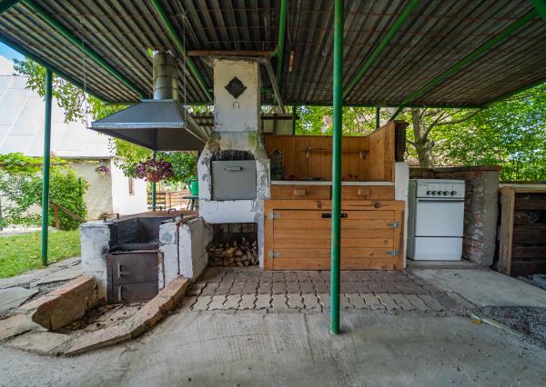 REZERVOVANE - Na predaj murovaná chata v tichom prostredí záhradkárskej oblasti Sečovce