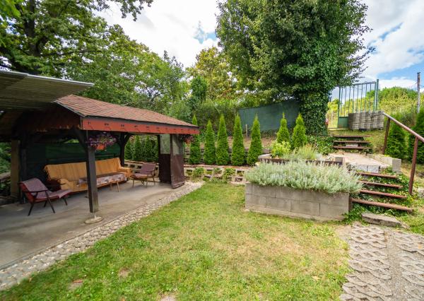 REZERVOVANE - Na predaj murovaná chata v tichom prostredí záhradkárskej oblasti Sečovce