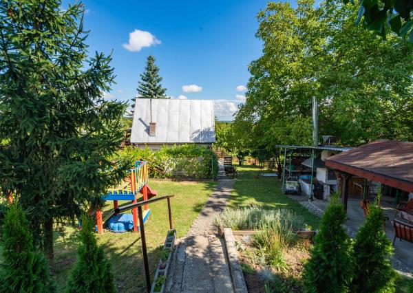 REZERVOVANE - Na predaj murovaná chata v tichom prostredí záhradkárskej oblasti Sečovce