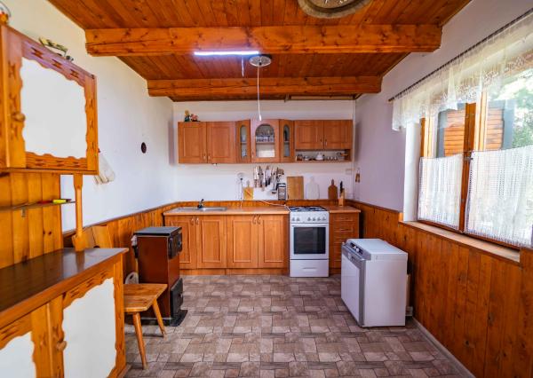 REZERVOVANE - Na predaj murovaná chata v tichom prostredí záhradkárskej oblasti Sečovce