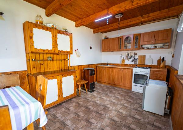 REZERVOVANE - Na predaj murovaná chata v tichom prostredí záhradkárskej oblasti Sečovce