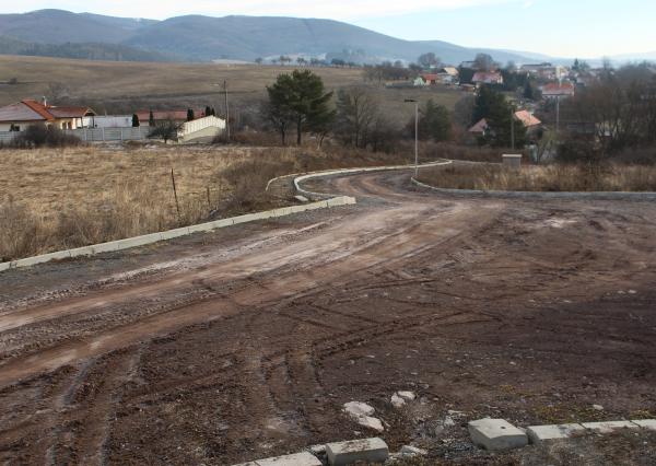 Predaj stavebného pozemku 571 m2 Breziny – 8 km Zvolen, okr. Zvolen