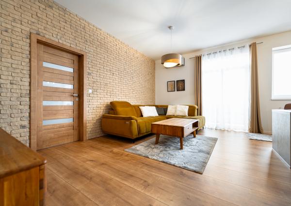Ponúkame Vám na predaj výnimočne moderný a slnečný 4-izbový byt na ulici Čsl. Armády v Trebišove