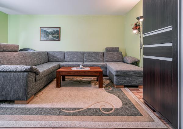 Predaj  pekného 2-izbového bytu s terasou vo Vysokých Tatrách !