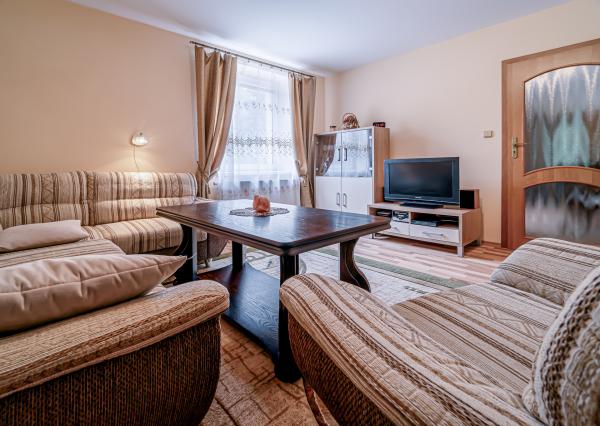 Predaj  pekného 2-izbového bytu s terasou vo Vysokých Tatrách !