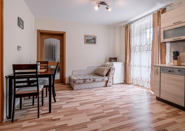 Predaj  pekného 2-izbového bytu s terasou vo Vysokých Tatrách !