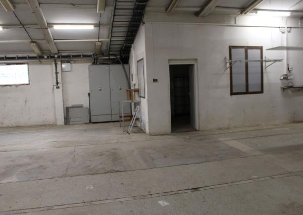 Prenájom  výrobno-skladovacieho priestoru 450 m2 a kancelárií  s prísl. 210 m2 Banská Bystrica -Nemce