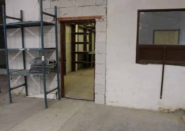 Prenájom  výrobno-skladovacieho priestoru 450 m2 a kancelárií  s prísl. 210 m2 Banská Bystrica -Nemce