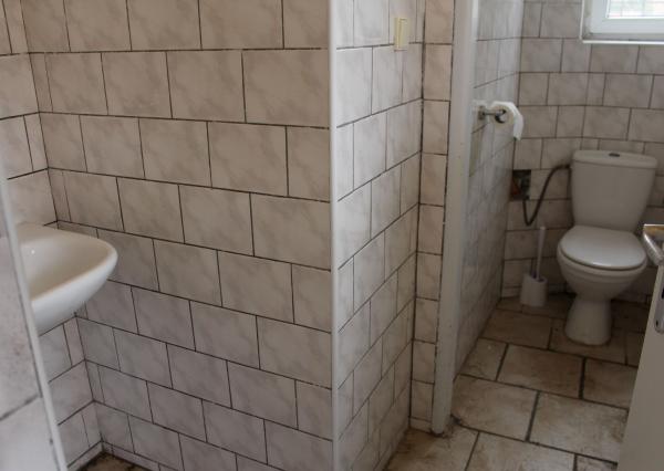 Prenájom  výrobno-skladovacieho priestoru 450 m2 a kancelárií  s prísl. 210 m2 Banská Bystrica -Nemce