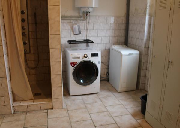 Prenájom  výrobno-skladovacieho priestoru 450 m2 a kancelárií  s prísl. 210 m2 Banská Bystrica -Nemce