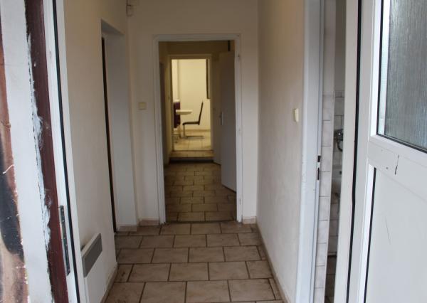 Prenájom  výrobno-skladovacieho priestoru 450 m2 a kancelárií  s prísl. 210 m2 Banská Bystrica -Nemce