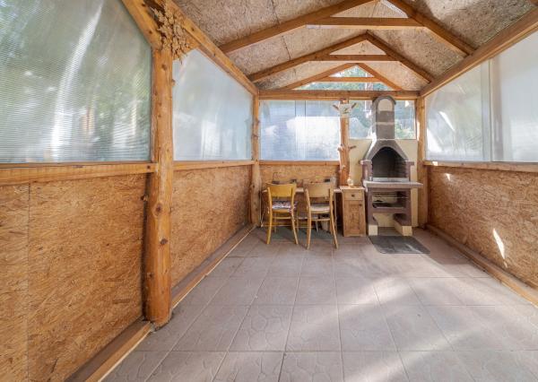 Murovaná chata neďaleko golfového klubu • obec Malá Ida