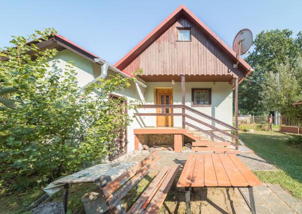 Murovaná chata neďaleko golfového klubu • obec Malá Ida