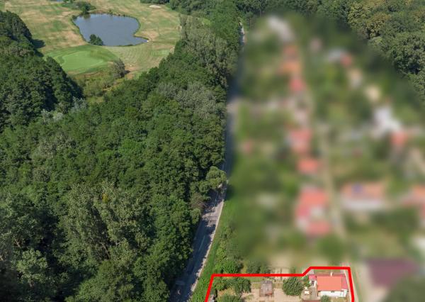 Murovaná chata neďaleko golfového klubu • obec Malá Ida