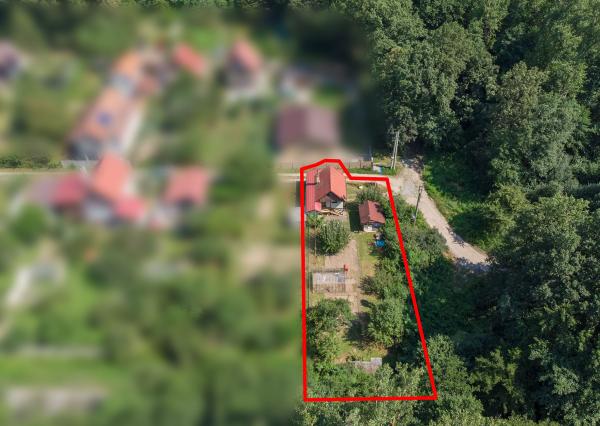 Murovaná chata neďaleko golfového klubu • obec Malá Ida