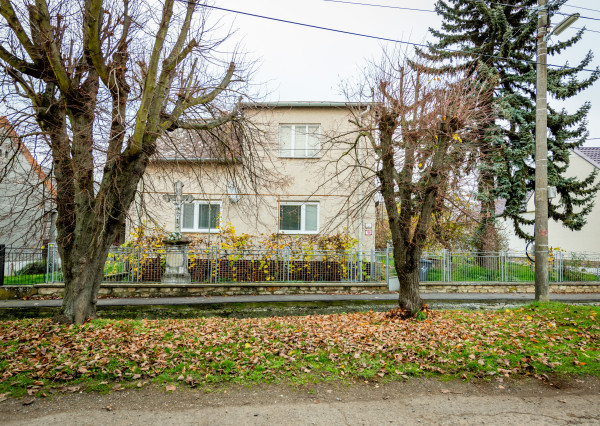 Exkluzívne na predaj rodinný dom v obci Úpor!