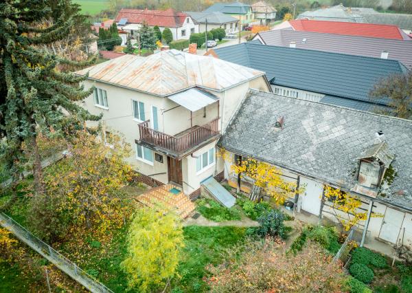 Exkluzívne na predaj rodinný dom v obci Úpor!