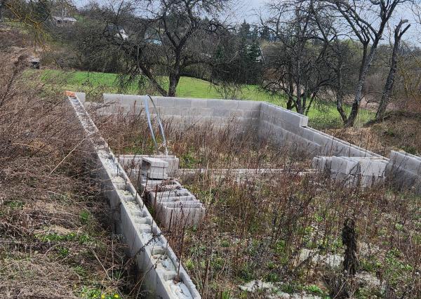 Exkluzívne na predaj stavebné pozemky v záhradkárskej oblasti za mestom Sečovce!