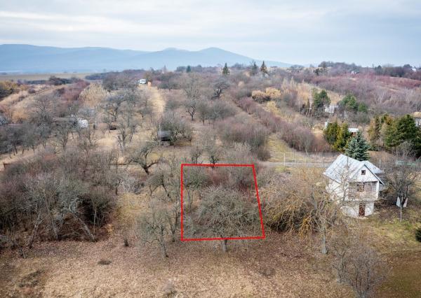 Exkluzívne na predaj stavebné pozemky v záhradkárskej oblasti za mestom Sečovce!