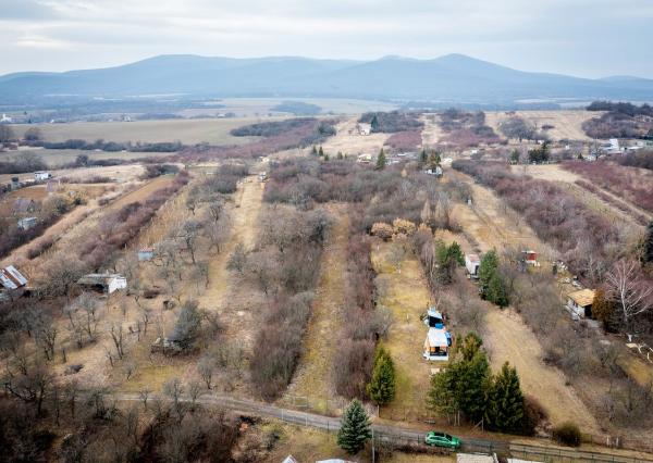 Exkluzívne na predaj stavebné pozemky v záhradkárskej oblasti za mestom Sečovce!