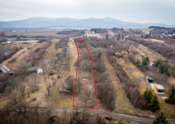 Exkluzívne na predaj stavebné pozemky v záhradkárskej oblasti za mestom Sečovce!