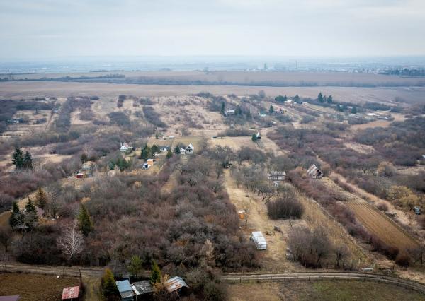 Exkluzívne na predaj stavebné pozemky v záhradkárskej oblasti za mestom Sečovce!