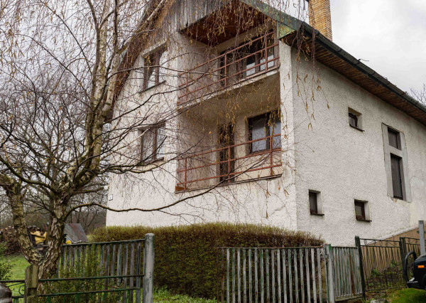 Exkluzívne na predaj   rodinný dom  s ideálnym pozemkom v obci  Čabalovce