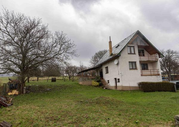 Exkluzívne na predaj   rodinný dom  s ideálnym pozemkom v obci  Čabalovce