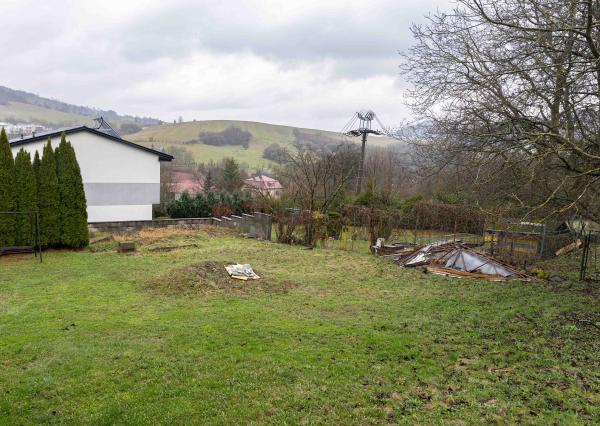 Exkluzívne na predaj   rodinný dom  s ideálnym pozemkom v obci  Čabalovce