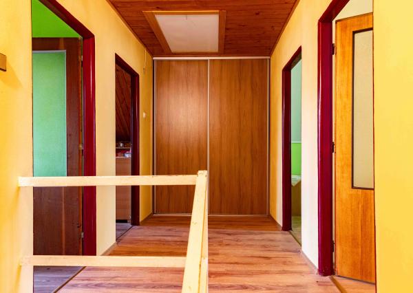 Exkluzívne na predaj   rodinný dom  s ideálnym pozemkom v obci  Čabalovce