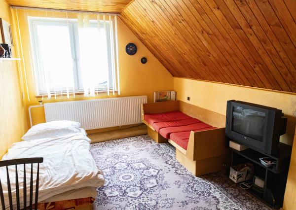 Exkluzívne na predaj   rodinný dom  s ideálnym pozemkom v obci  Čabalovce