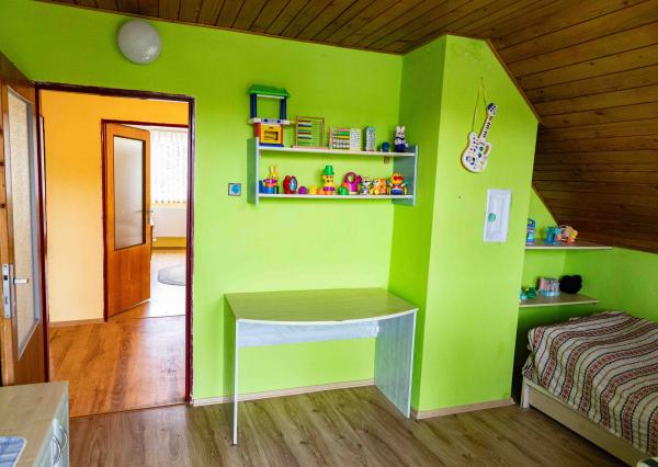 Exkluzívne na predaj   rodinný dom  s ideálnym pozemkom v obci  Čabalovce