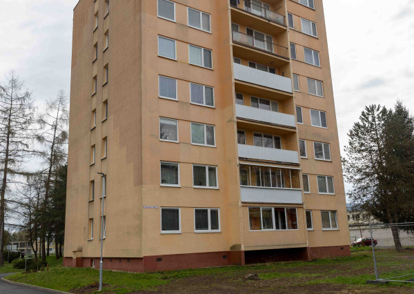 REZERVOVANÉ - Exkluzívne na predaj 3 izbový byt s loggiou v Humennom