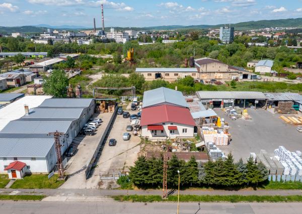 Exkluzívne na predaj  polyfunkčný objekt v Humennom