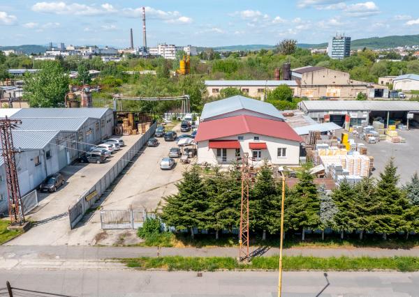 Exkluzívne na predaj  polyfunkčný objekt v Humennom